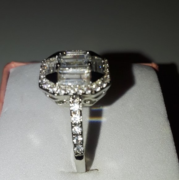 Sterling silver white sapphire ring size 8 - Picture 3 of 6